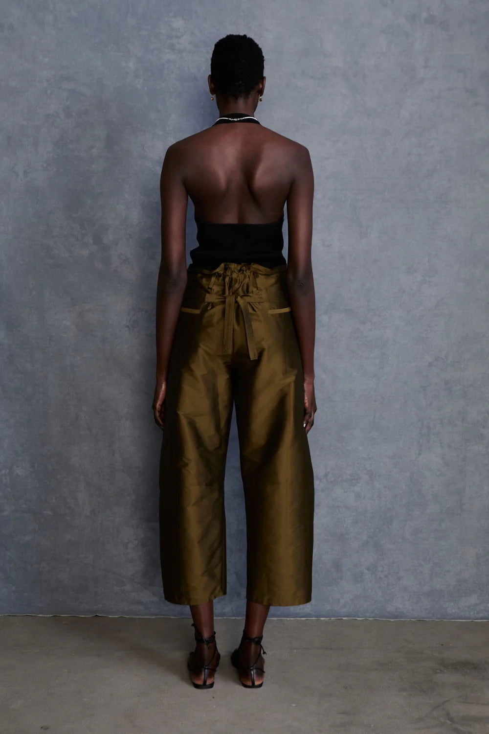 TECHNO TAFFETA BARREL PANT OLIVE
