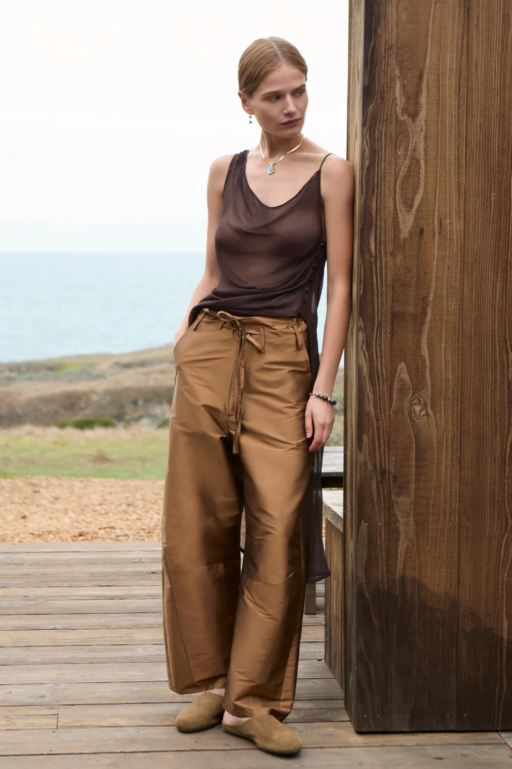 TECHNO TAFFETA BARREL PANT BRONZE