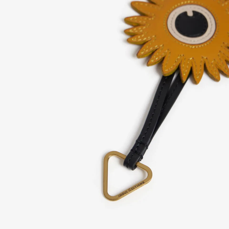 DAISY EYES KEYCHAIN - BROWN