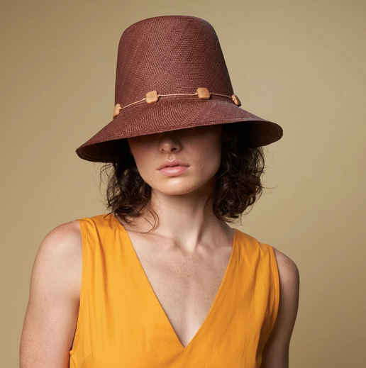 ISE STRAW HAT WITH TAGUA BEADS - BROWN